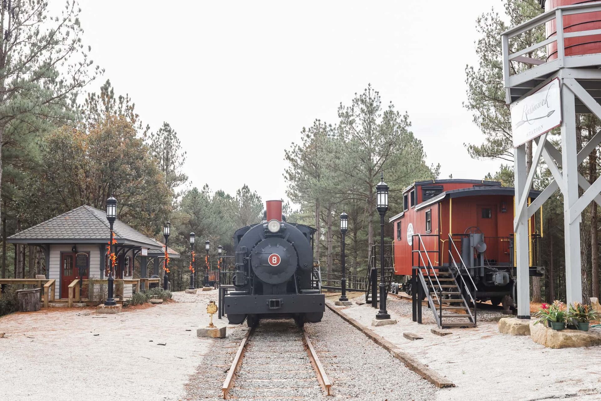 Train Station, country store - Rassawek vineyards